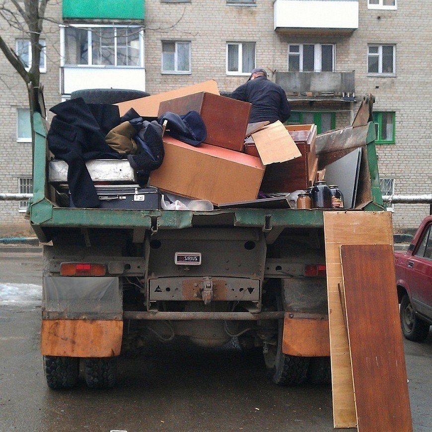 Вывоз мусора мебели хлама грузчики