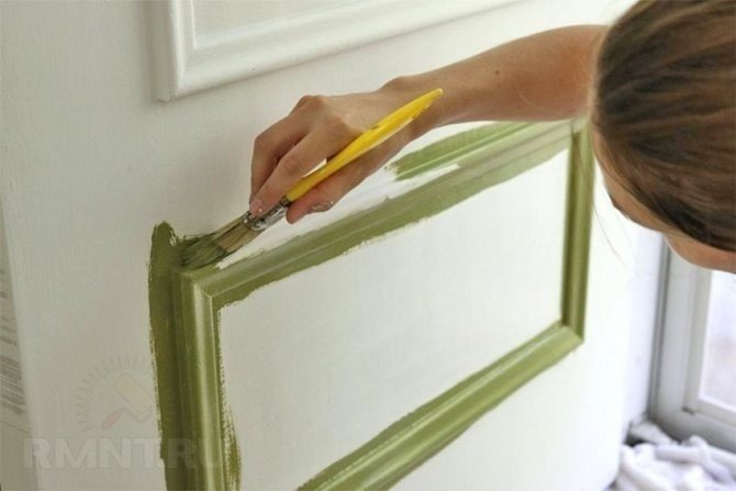 Покрасить дверь своими руками