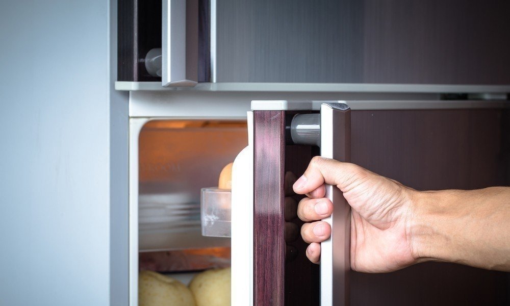 Закрыть дверцу холодильника