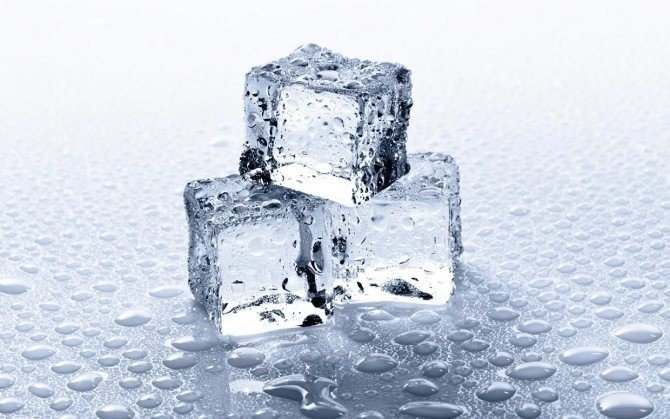 Тающий кубик льда