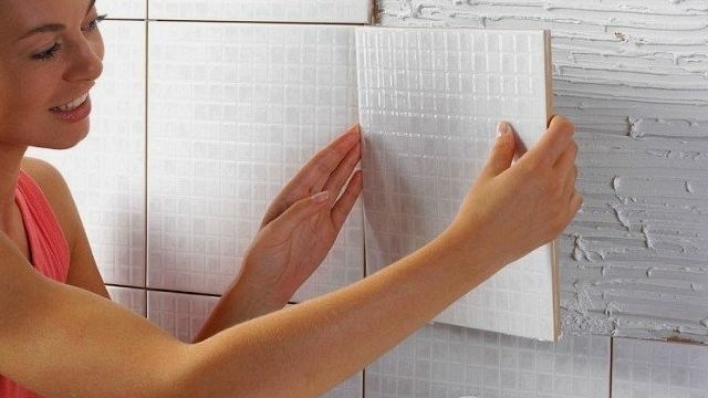 Как очистить поверхность плитки от клея для повторного использования