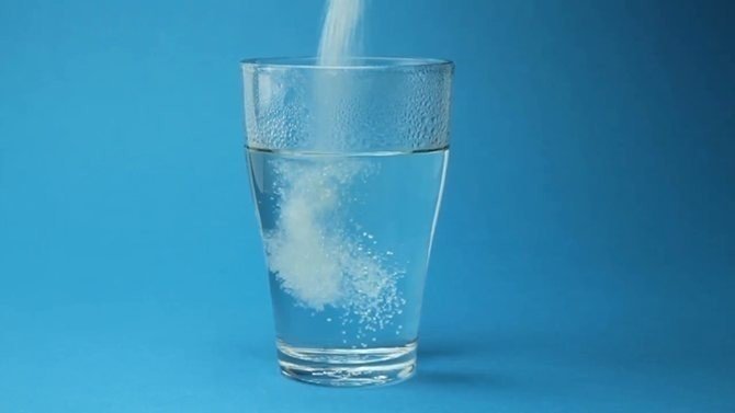 Стакан воды с солью