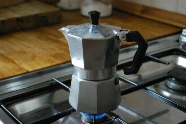 Принцип работы гейзерной кофеварки