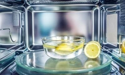 Чистка микроволновой печи лимоном