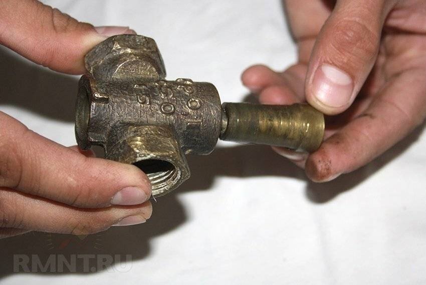 Газовый ключ для трубы перекрыть газ