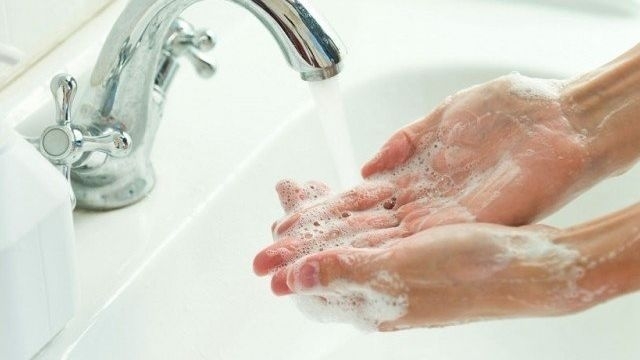 Как сделать жидкое мыло? Как из твердого обычного или хозяйственного мыла сделать жидкое в домашних условиях своими руками?