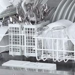 Как эффективно помыть посудомоечную машину внутри?