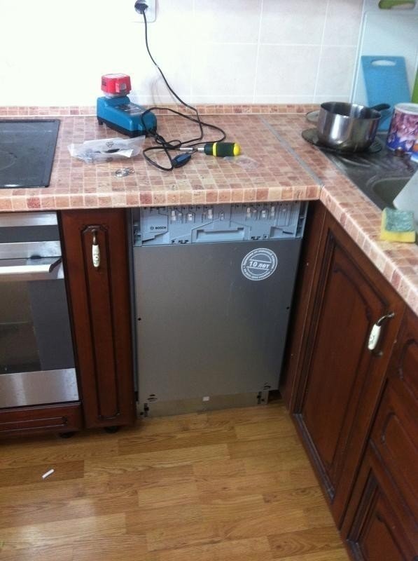 Встраиваемая посудомоечная машина монтаж скраю