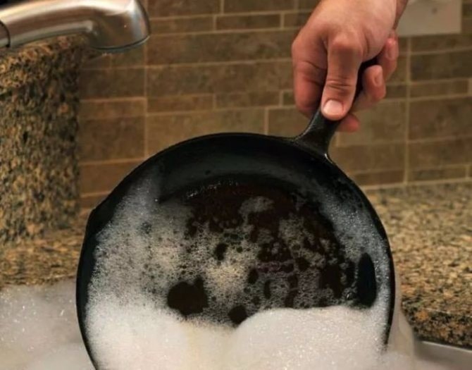 Отмыть сковороду от нагара