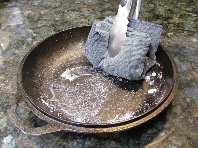 Средство для очищения сковороды от нагара