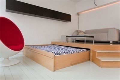 Выдвижная двуспальная кровать из подиума