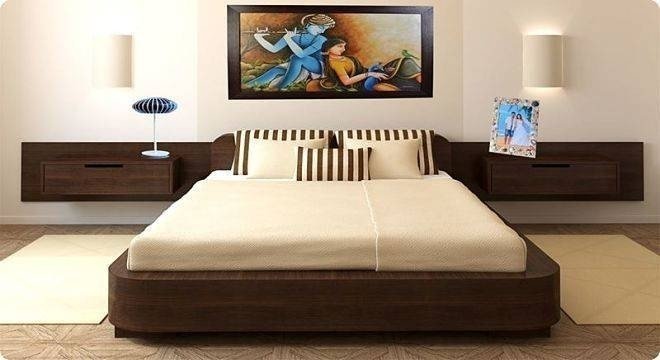 Двуспальная кровать с длинным изголовьем и полками