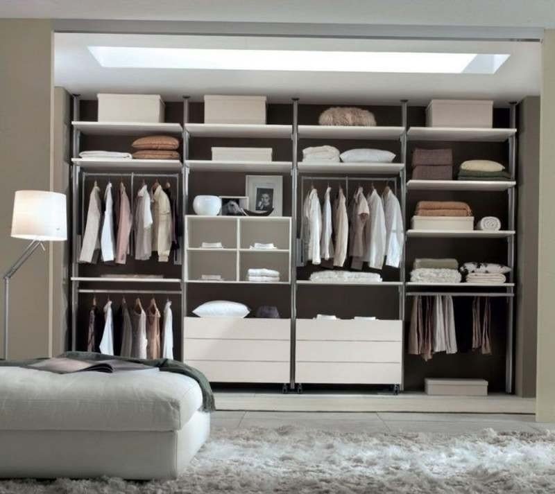 Шкафы в гардеробной в интерьере