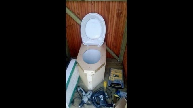 Самодельный стульчак для дачного туалета
