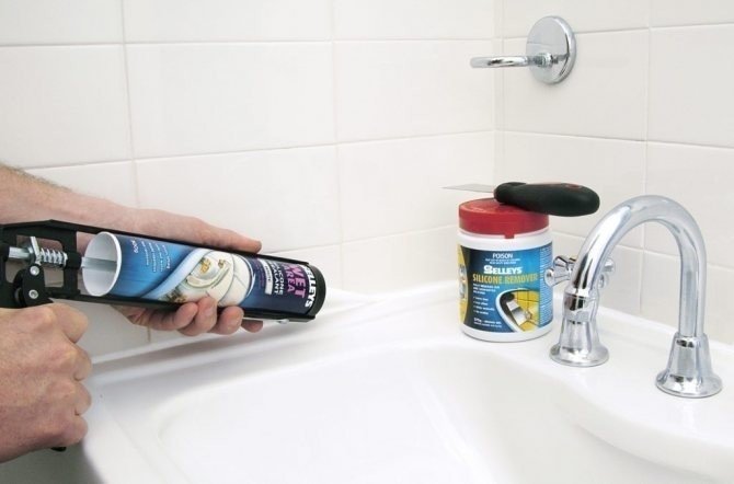 Клей герметик для пластика водостойкий для ванной