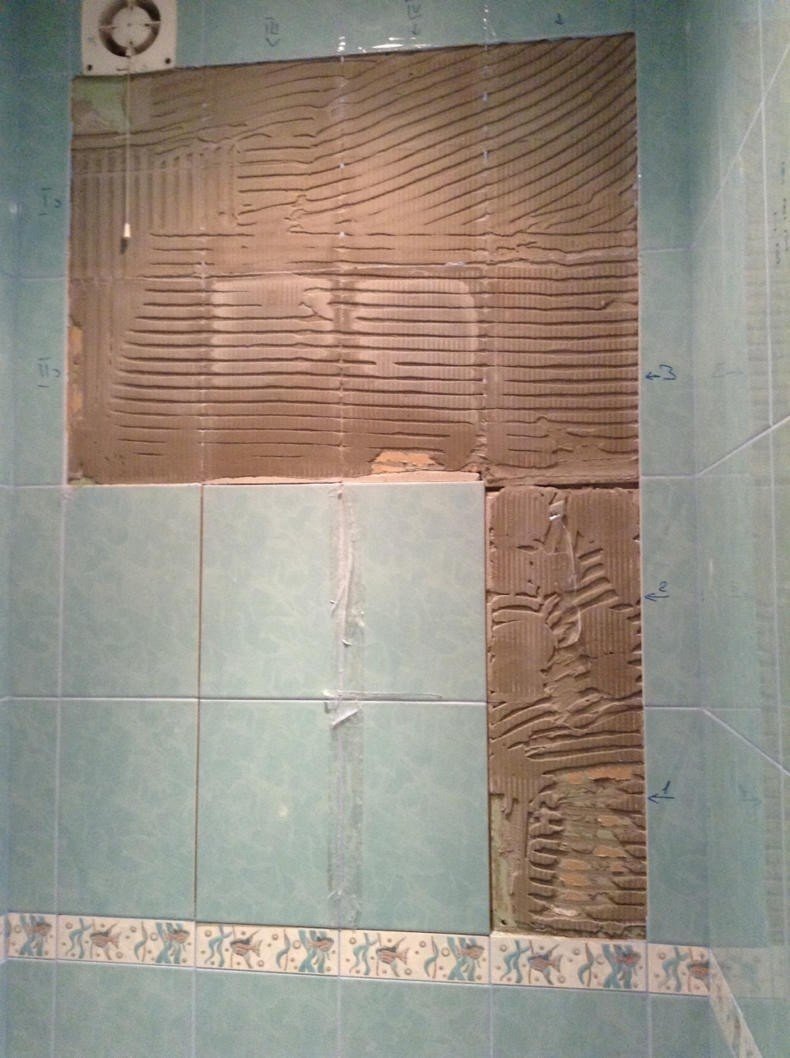 Отошла плитка в ванной на стене