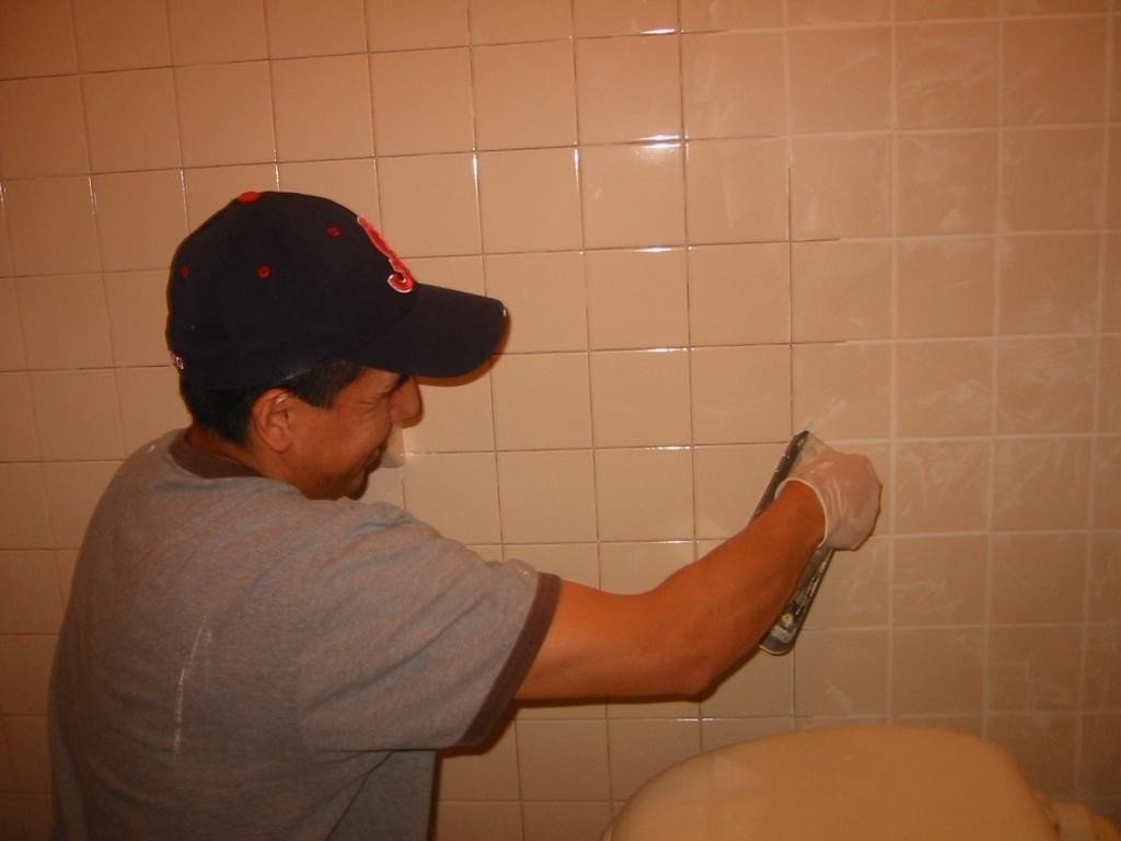 Мастер по ремонту плитки в ванной