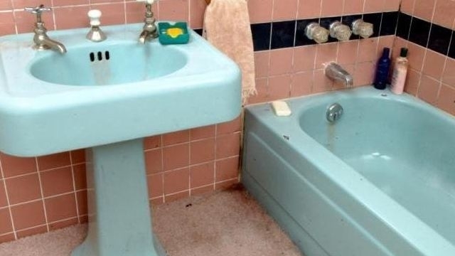 Покраска ванны — акрилом, эмалью цены от 2 900 рублей