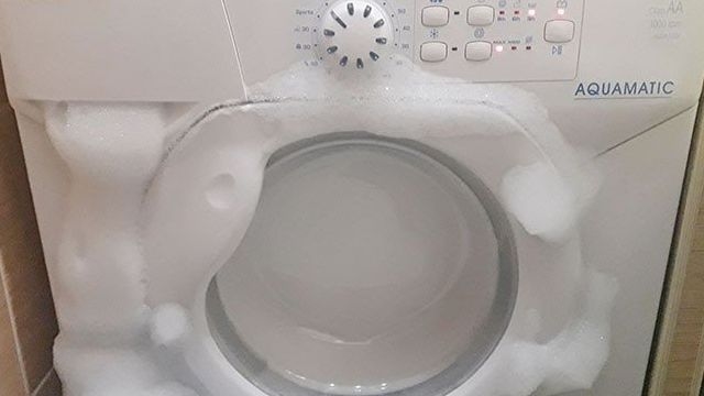 Почему идет пена из стиральной машины?